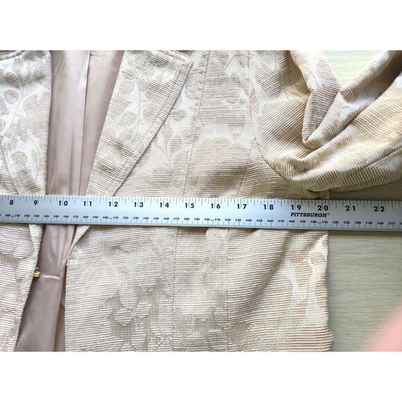 JACKET/BLAZER-CHICO'S-Cream-Brocade Style Material-Short Length-Chico's Size 1/S - Picture 11 of 16